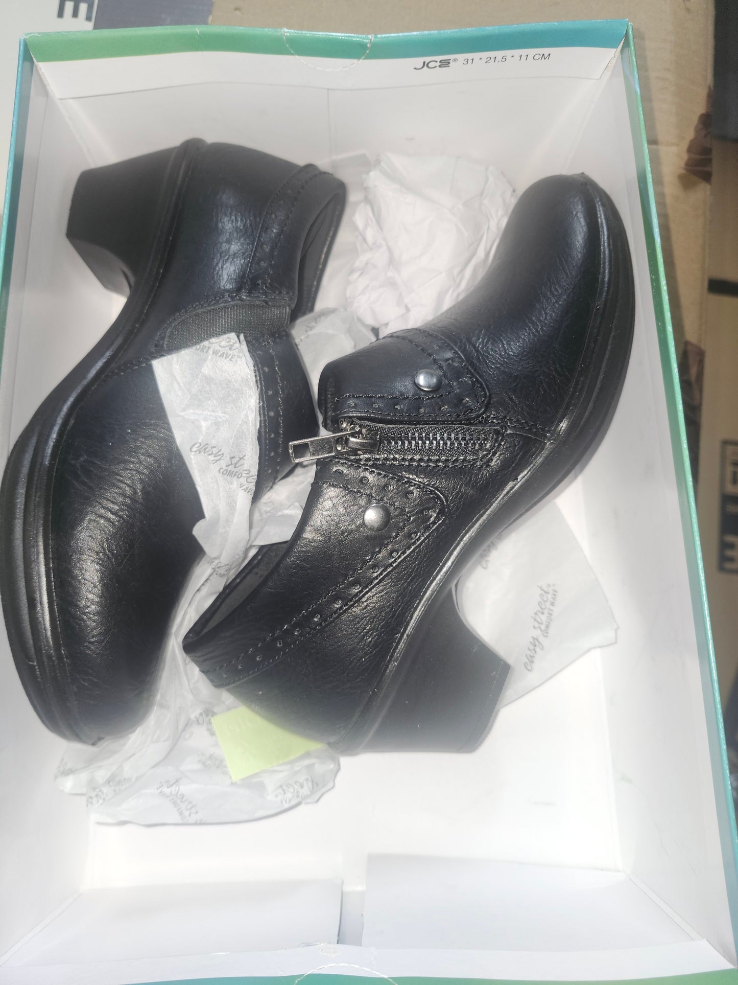 Easy Street Darcy Shooties (Women) size 10