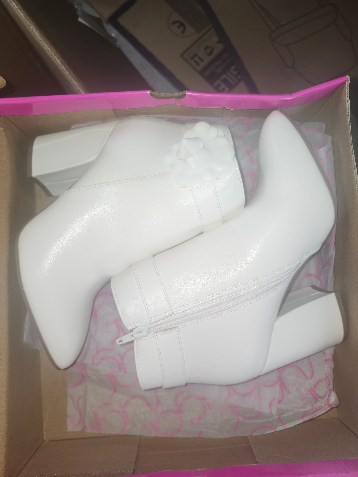 Sugar Evvie Bloom Dress Booties White, Size 7MUS