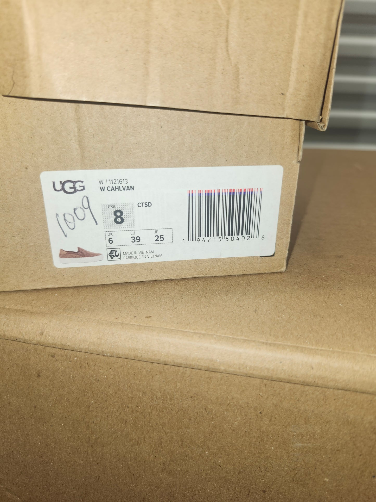 UGG Cahlvan Womens Sneaker Chestnut Suede Size 8