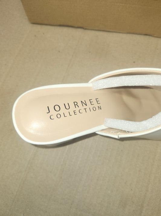 Journee Collection Ezzlynn Sandals, Size 8.5MUS