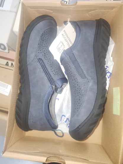 Jbu Women's Avery Navy Round Toe Flats Size 9.5MUS