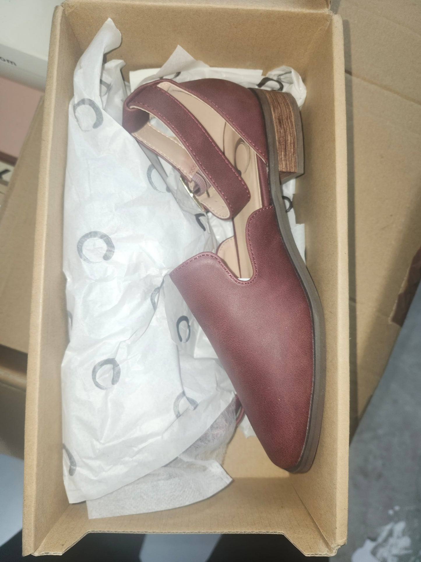 Journee Collection Women's Loreta Flat size 5.5