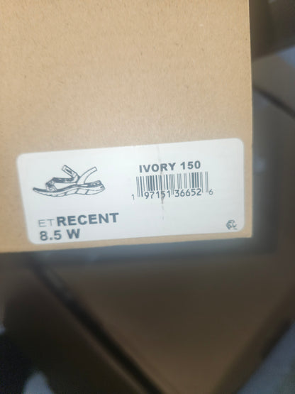 Earth Womens Tan Sandal Size 8.5W