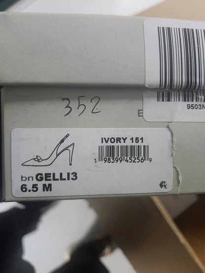 Bandolino Gelli Bow Slingback Pumps Ivory Patent, Size 6.5MUS