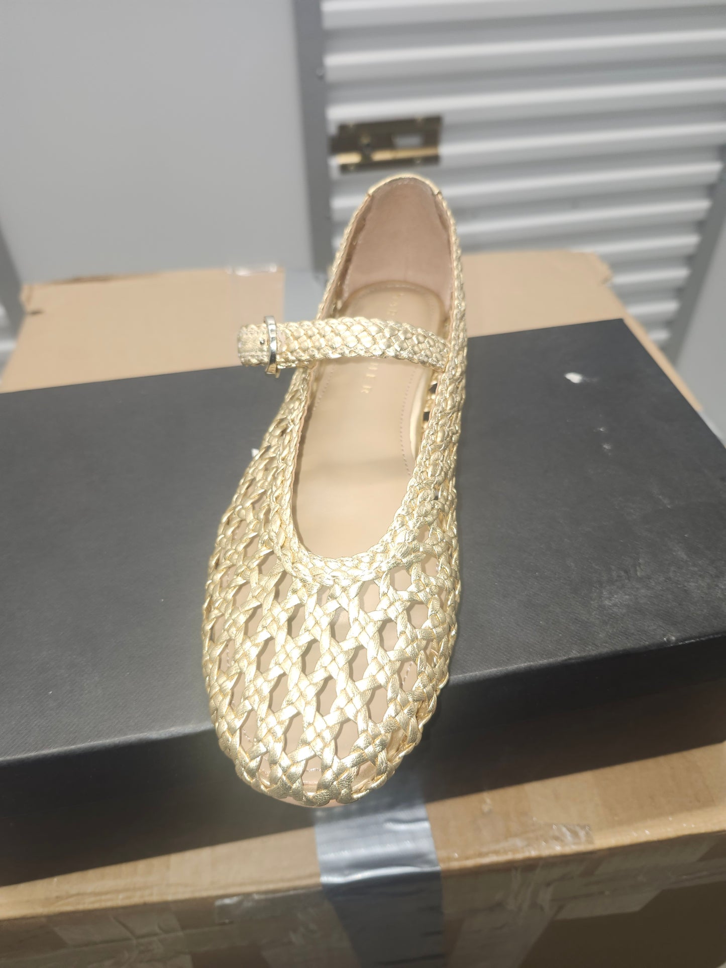 Marc Fisher Ltd. Evonna Flats Women's Size 6