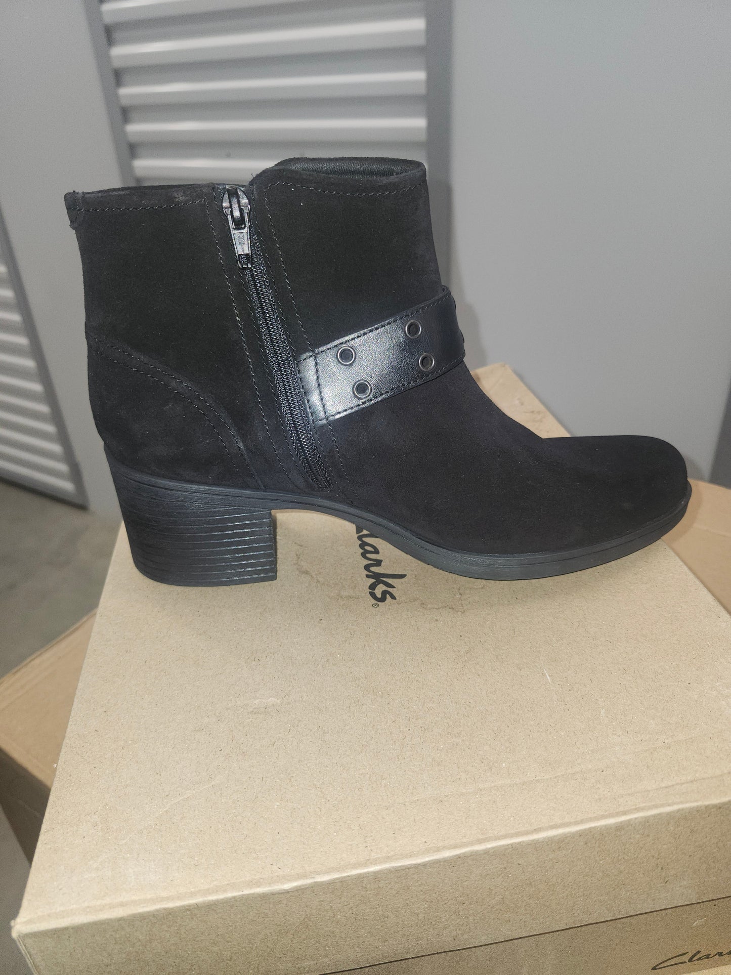 Clarks Hollis Star Leather Booties Black, Buckle, Cushioned, 9.5 M