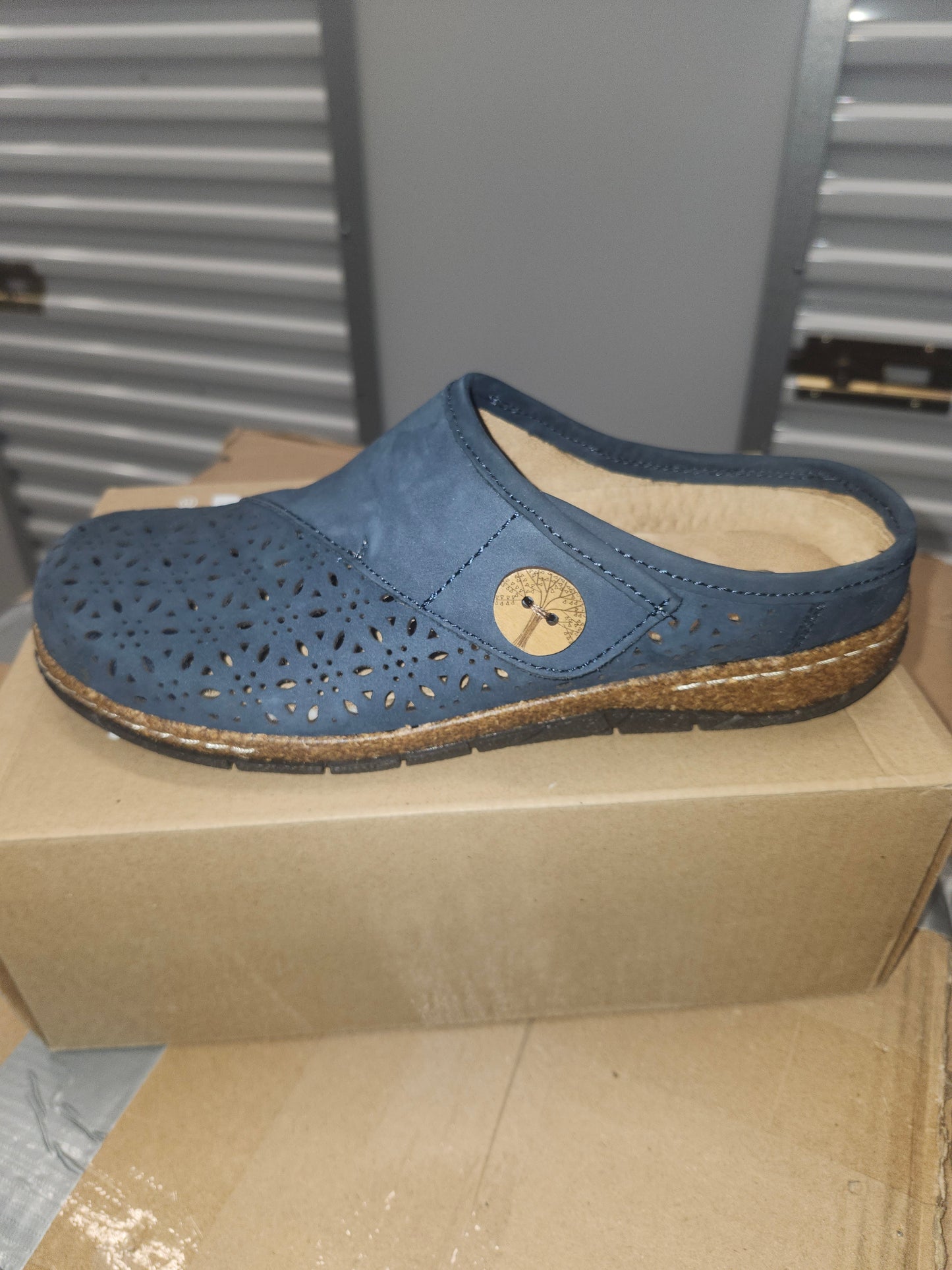 Earth Erinn Slip-On Shoe, Womens Size 8 M, Blue