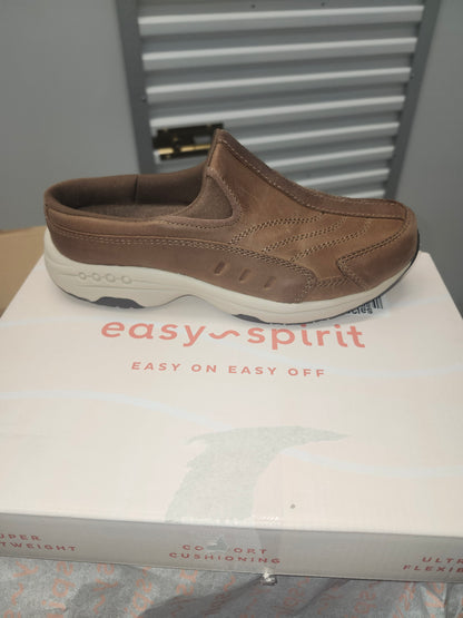 Easy Spirit Traveltime 698 Medium Natural Leather Shoes, Size 5