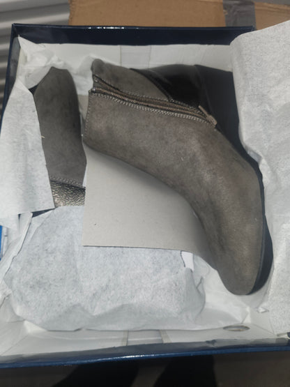 Karen Scott Carina Booties Size 10M Women's Shoes