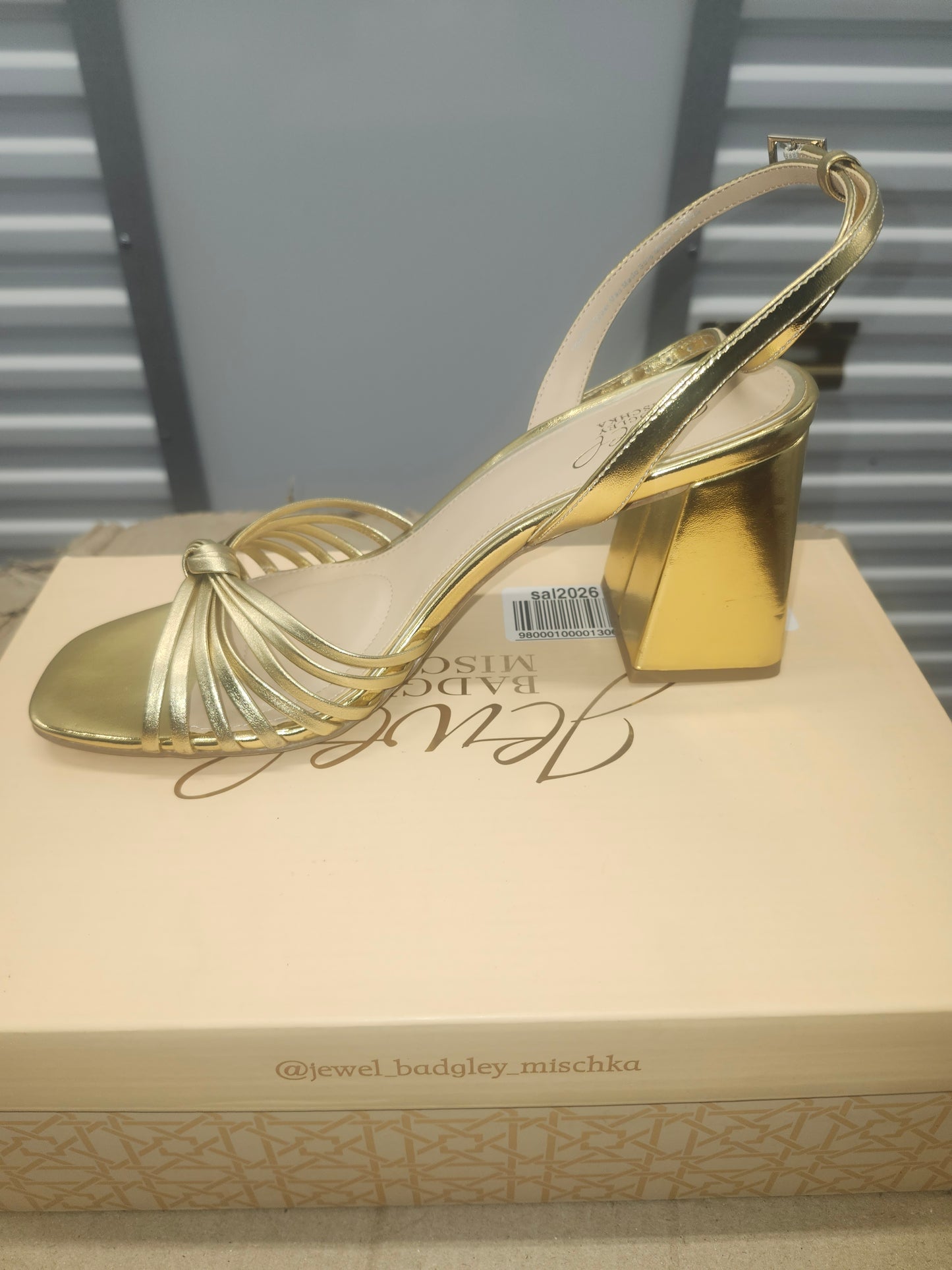 Jewel Badgley Mischka Nariah Gold Leather Sandals, Size 8.5MUS