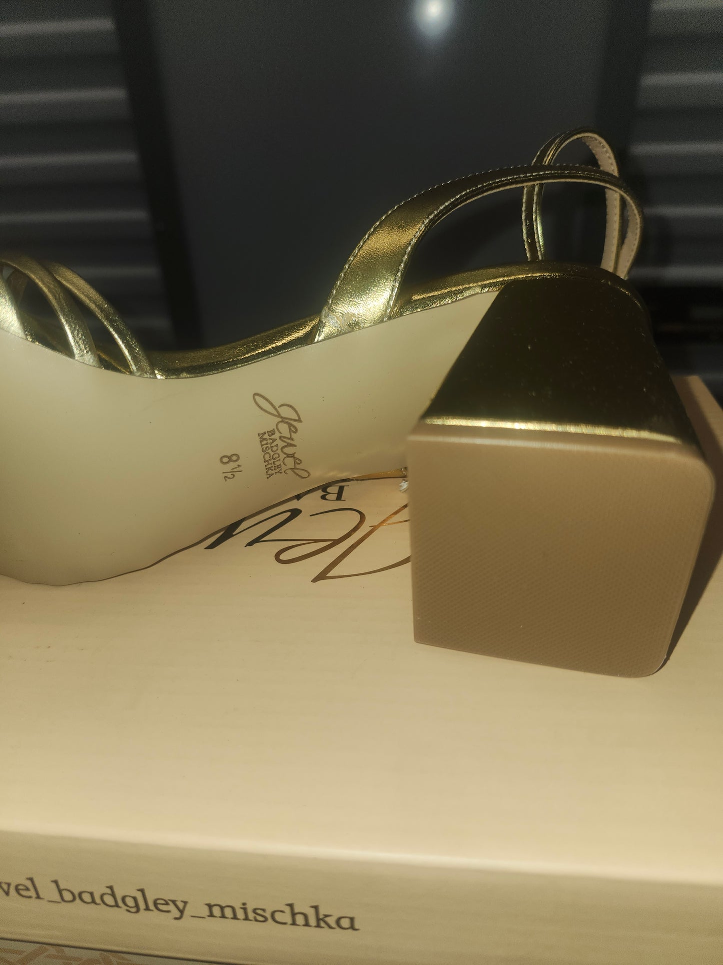 Jewel Badgley Mischka Nariah Gold Leather Sandals, Size 8.5MUS