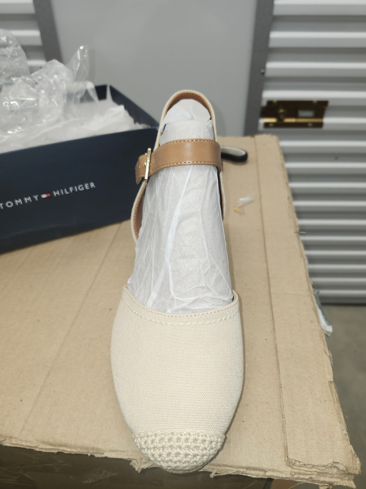 Tommy Hilfiger Nilsa2 Tan Sandal, Women's Size 11 Medium