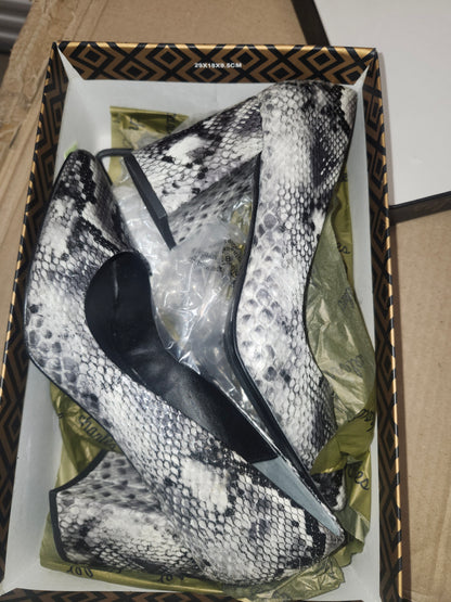 Charles By Charles David Verse Pump, Size 6.5