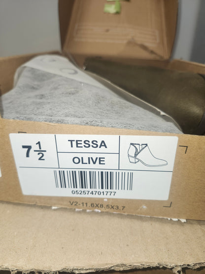 Journee Collection Tessa Bootie Women's Size 7.5