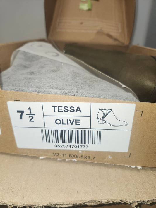 Journee Collection Tessa Bootie Women's Size 7.5