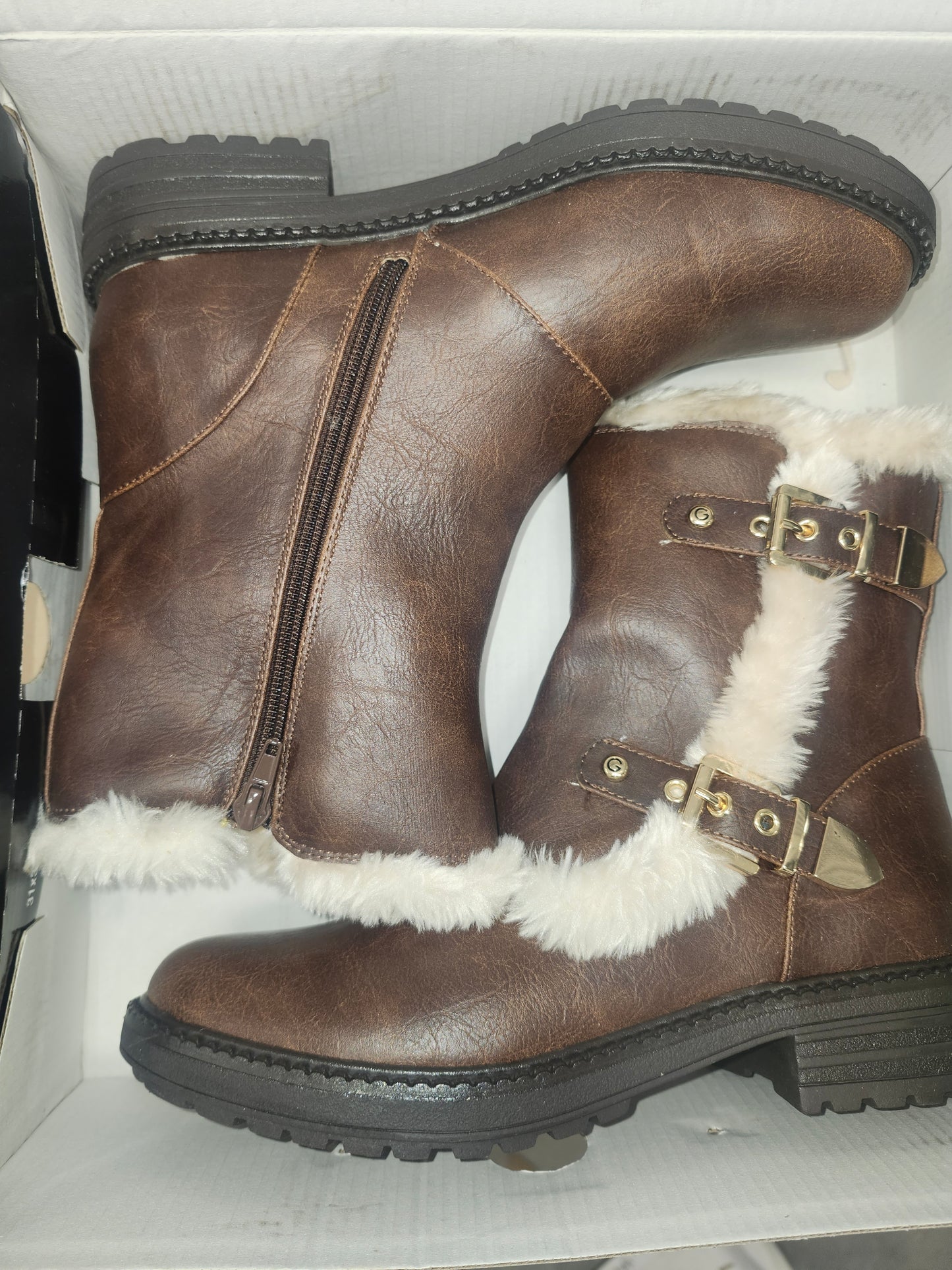 Gbg Los Angeles Garit Furry Booties Lug Sole Size 8M