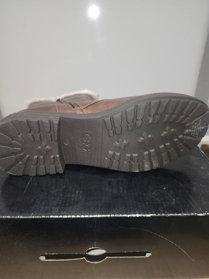 Gbg Los Angeles Garit Furry Booties Lug Sole Size 8M