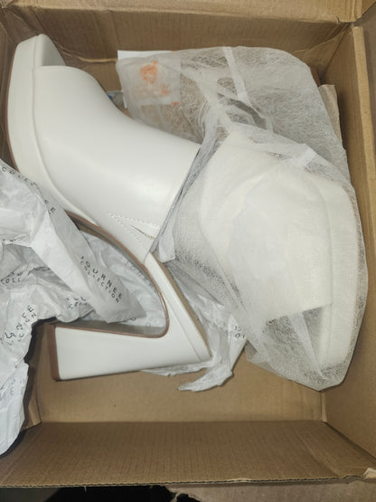 Journee Collection Ezzlynn Sandals, Size 8.5MUS