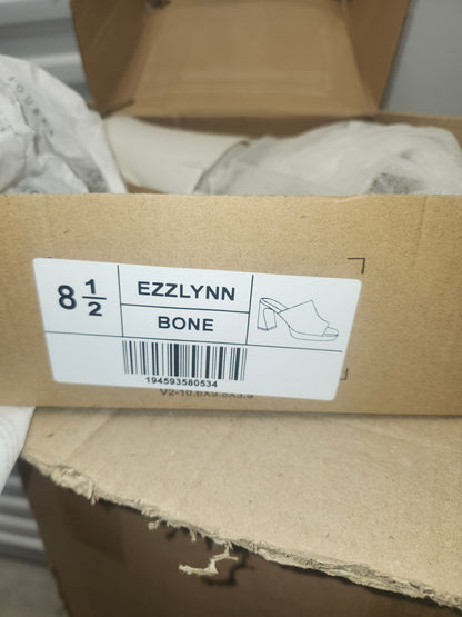 Journee Collection Ezzlynn Sandals, Size 8.5MUS