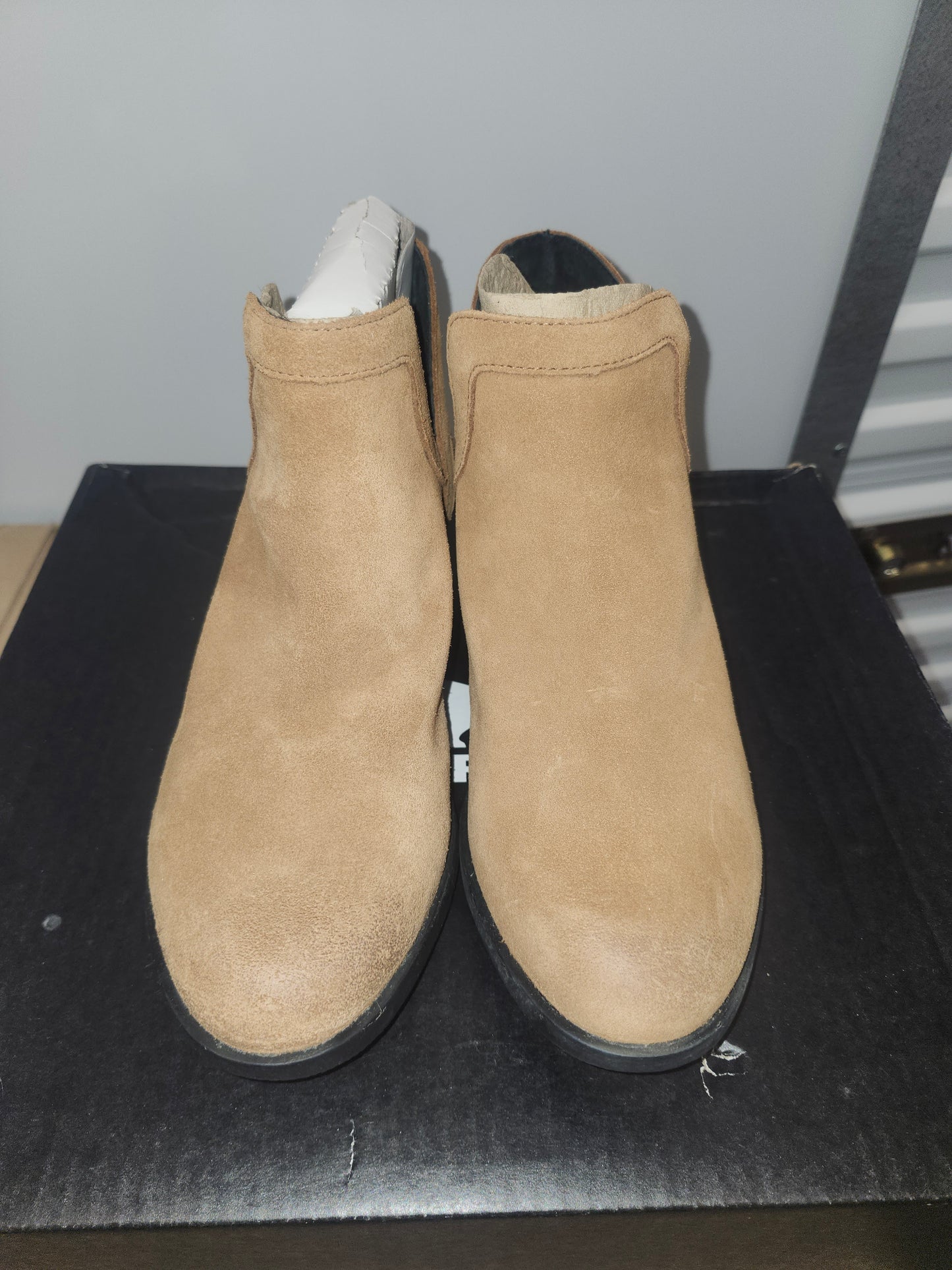 Sorel Lolla Cut Out Bootie Size 8.5 - Camel Brown/Black