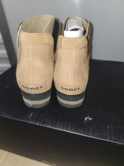 Sorel Lolla Cut Out Bootie Size 8.5 - Camel Brown/Black